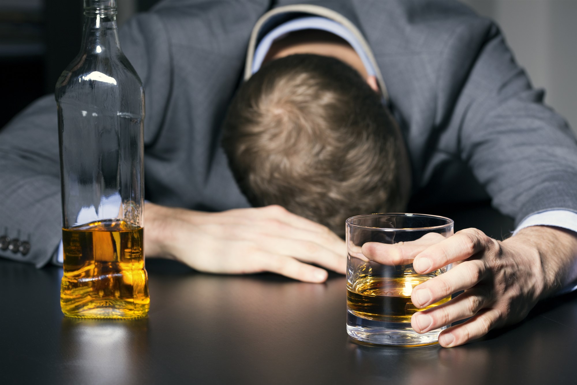 how alcohol effects on different parts of the body ? 