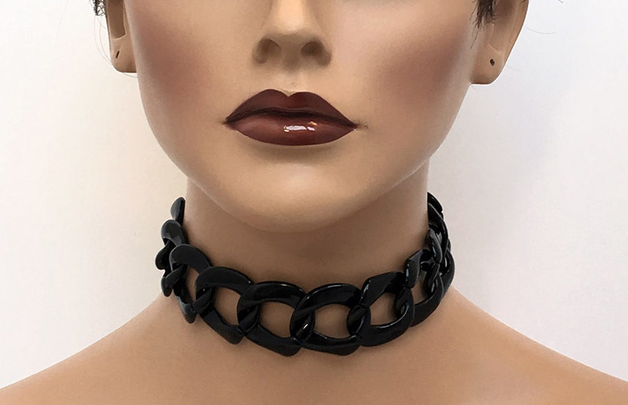 Styles of chokers that one can wear